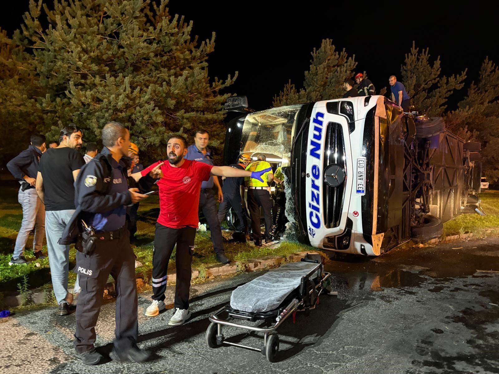 Otobüs Ve Tanker Kavşakta Çarpıştı! Korkunç Kazanın Bilançosu Belli Oldu! (5)