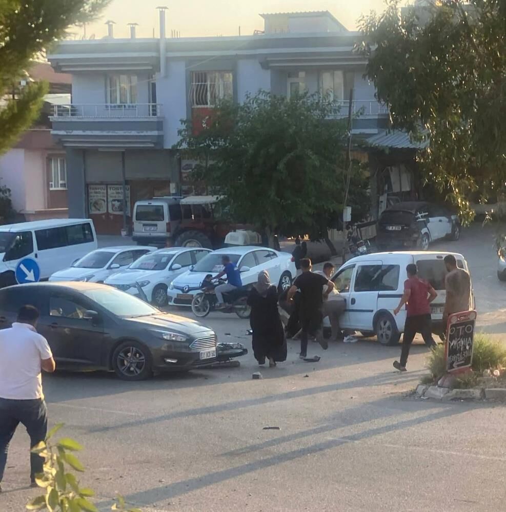 Otomobile Ok Gibi Saplandı! Motosiklet Sürücüsünün Feci Ölümü Kamerada (3)