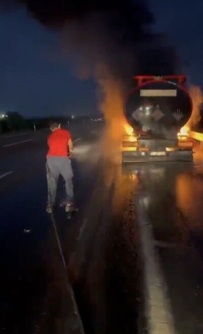 Otoyolda Korku Dolu Anlar Fuel Oil Yuklu Tanker Alevlere Teslim Oldu (2)