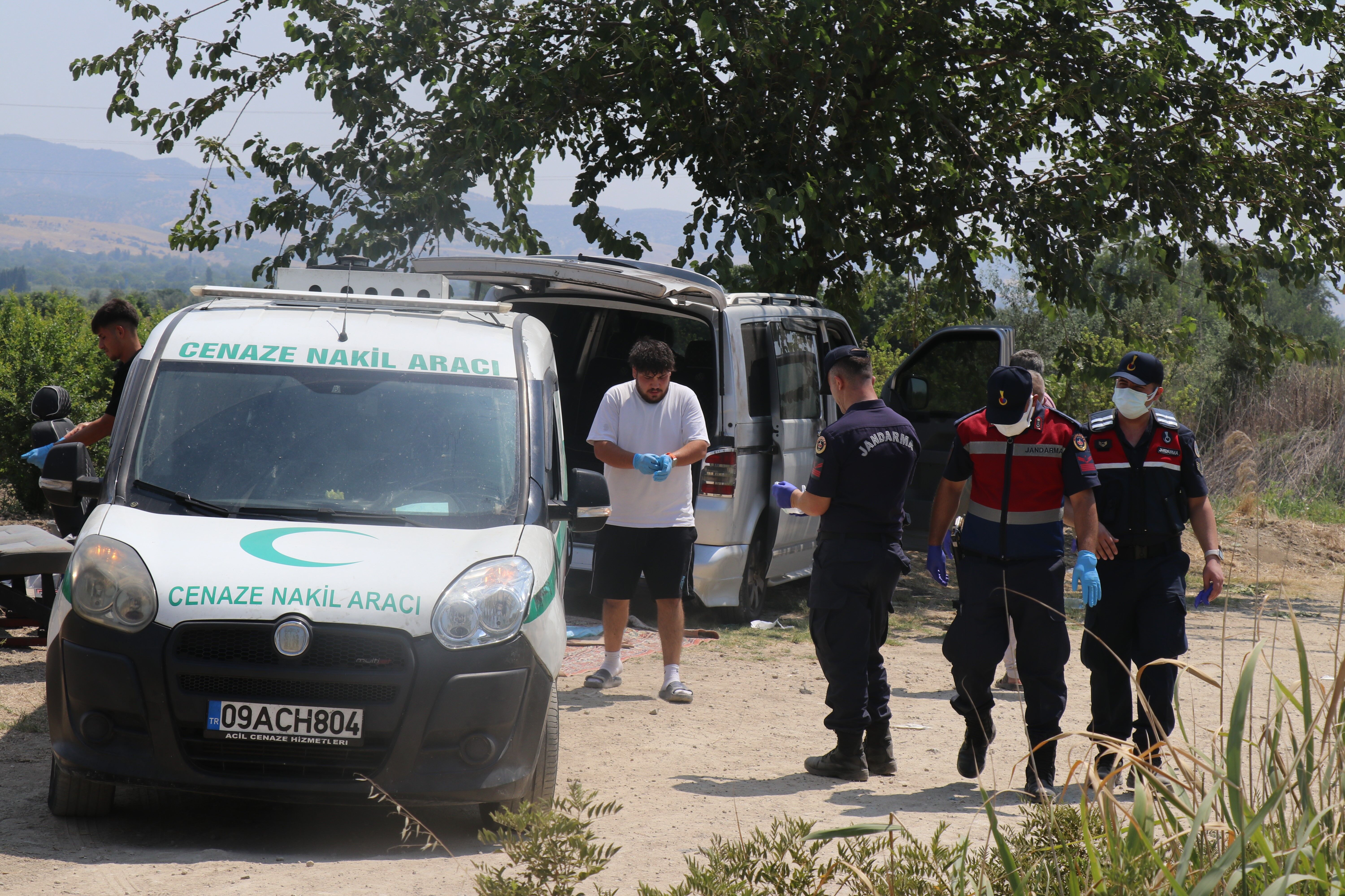 Park Halindeki Araçta Kahreden Manzara! 2 Gündür Kayıptı, Aracında Ölü Bulundu (3)