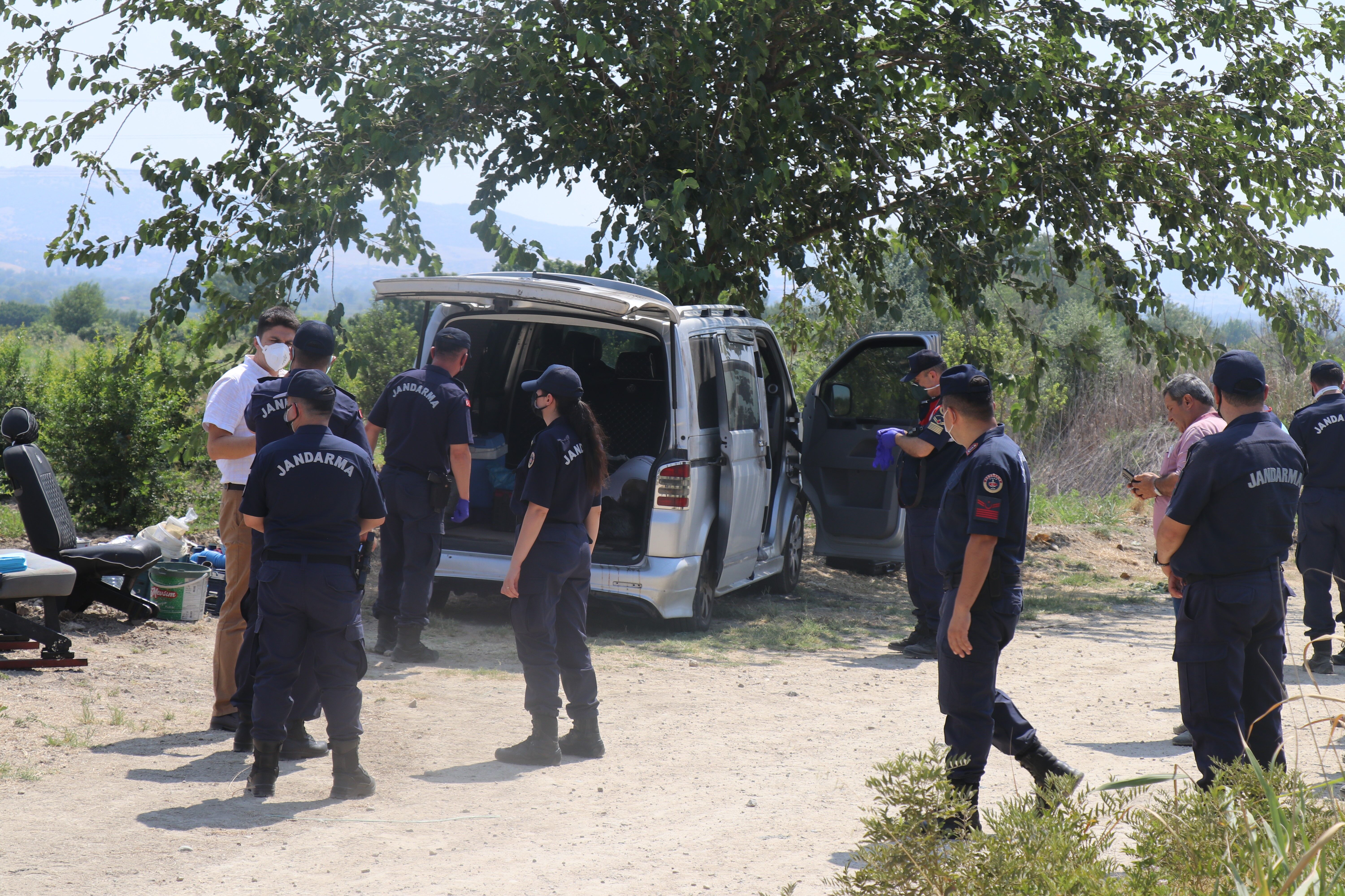 Park Halindeki Araçta Kahreden Manzara! 2 Gündür Kayıptı, Aracında Ölü Bulundu (7)