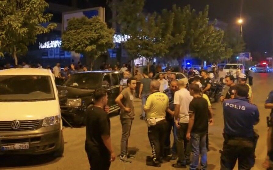 Polisten Kaçarken Ortalığı Birbirine Kattı! 4 Araca Çarpıp Yakalandı (5)