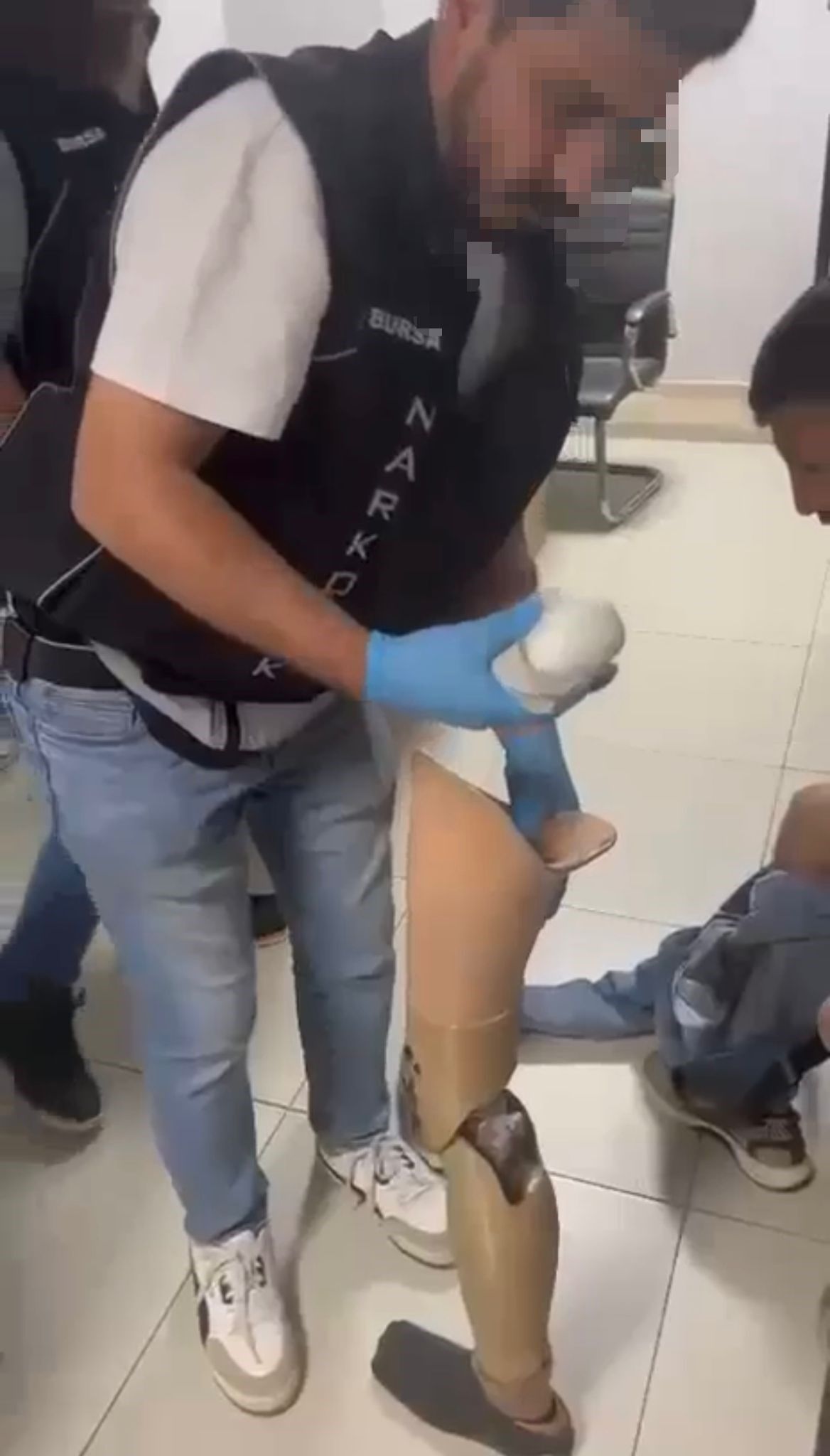 Şaşkına Çeviren Olay! 830 Gram Metamfetamini Protez Bacağına Sakladı (2)