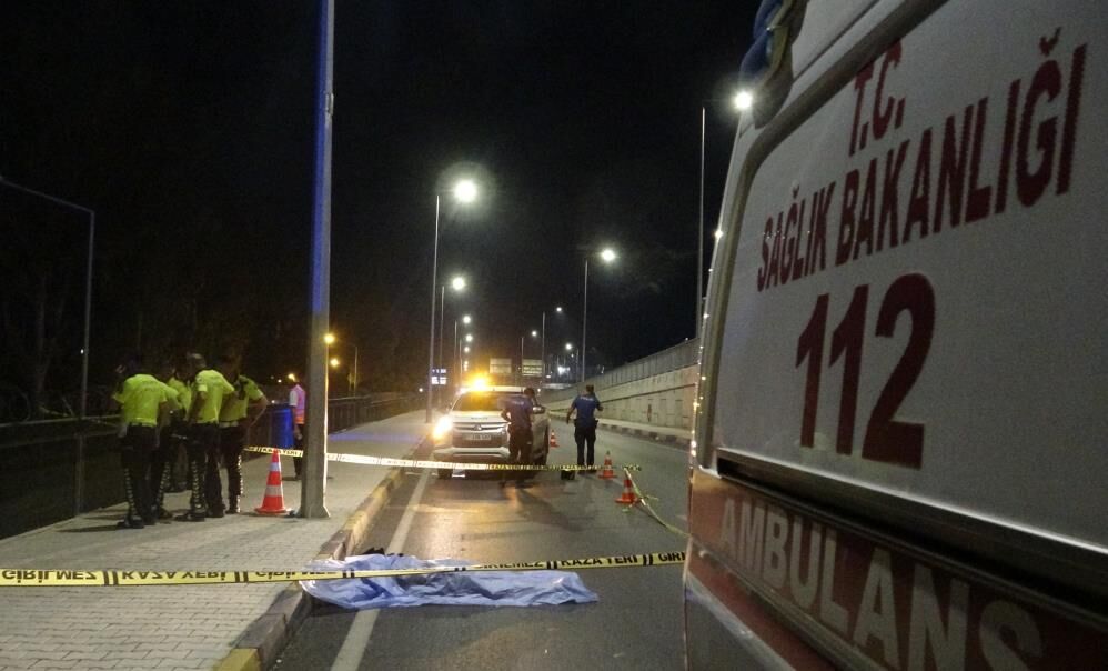 Savrulan Motosikletten Dustu Genc Basini Kaldirima Carpmasi Sonucu Hayatini Kaybetti (2)