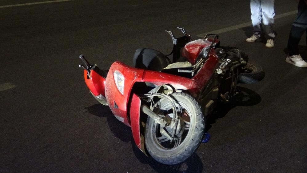 Savrulan Motosikletten Dustu Genc Basini Kaldirima Carpmasi Sonucu Hayatini Kaybetti (3)