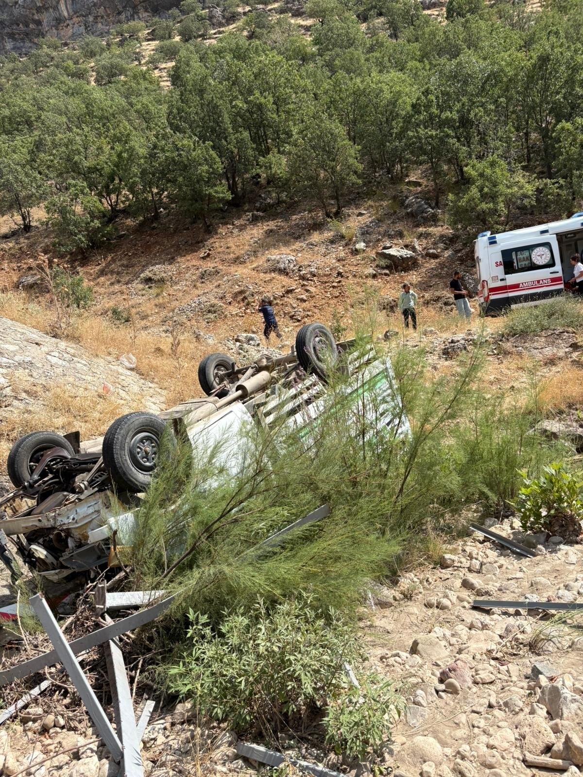 Şehit Babasının Acı Sonu! Kamyoneti Dereye Uçtu, Hayatını Kaybetti (3)
