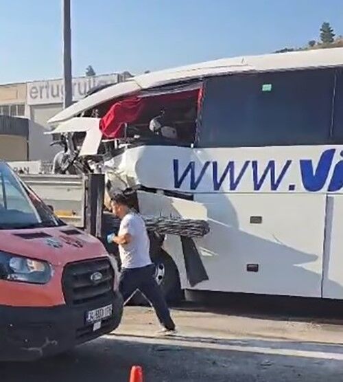 Sete Gitmek Için Otobüse Binmişti! 2 Kişinin Öldüğü Kazada Yaralandı (2)