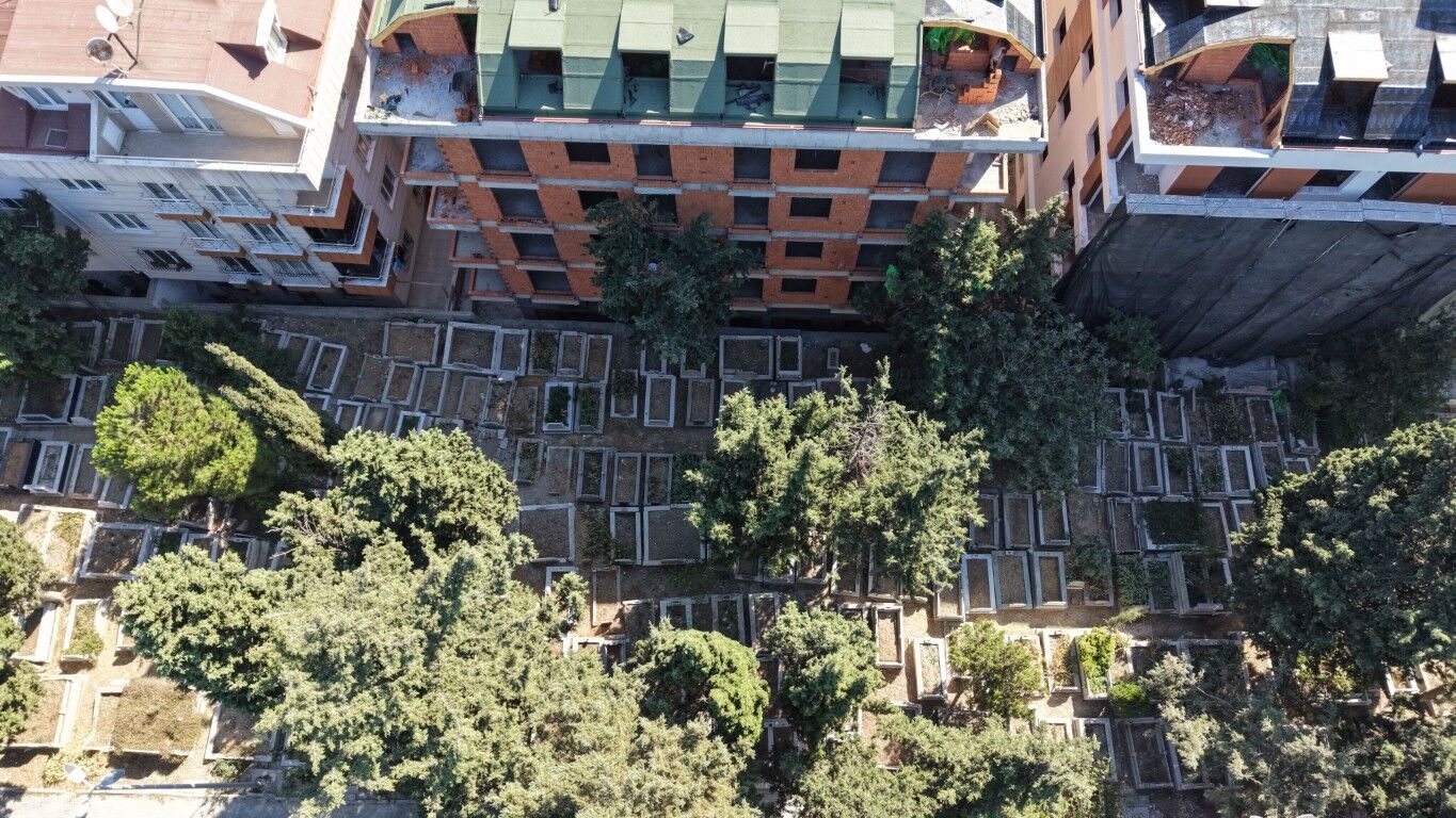 Sifir Dairelerin Manzarasi Sasirtti Pencereden Bakinca Bakin Ne Gorunuyor (2) (Orta)