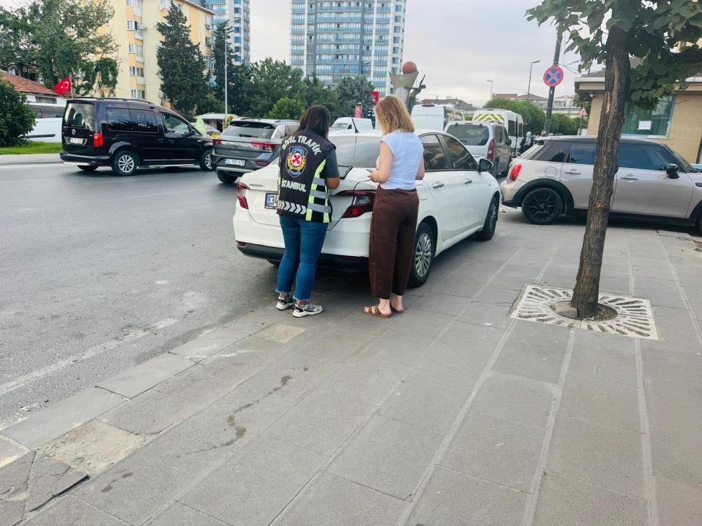 Tartistigi Surucunun Onunu Kesti Ani Frenlerle Gitmesini Engelledi (2)