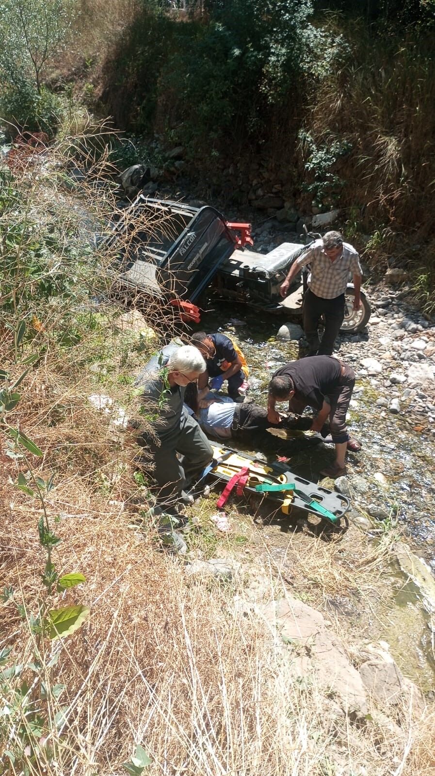 Torunlariyla Seyahat Ediyordu Aci Kaza Mahalleyi Yasa Bogdu (2)
