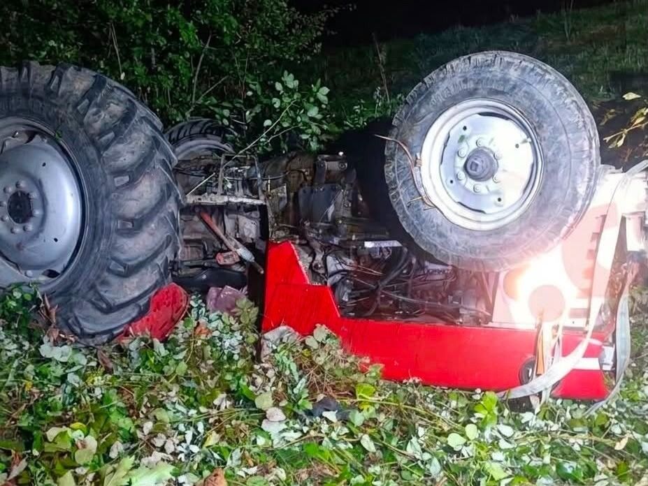 Traktor Bir Anda Devrildi 67 Yasindaki Surucuden Aci Haber (1)-1