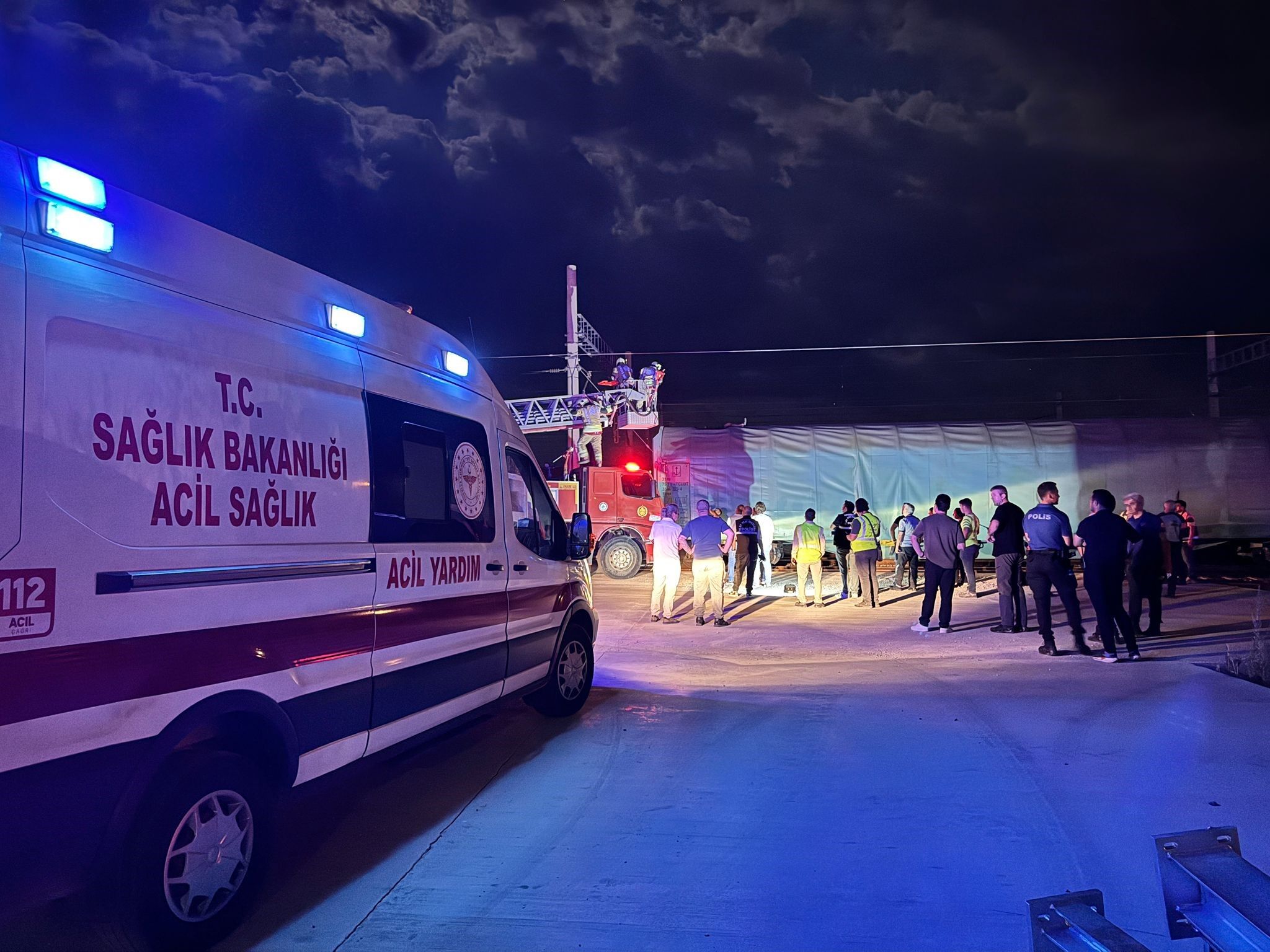 Tren Garında Korkunç Olay! 31 Yaşındaki Işçi Elektrik Akımına Kapılarak Öldü (2)