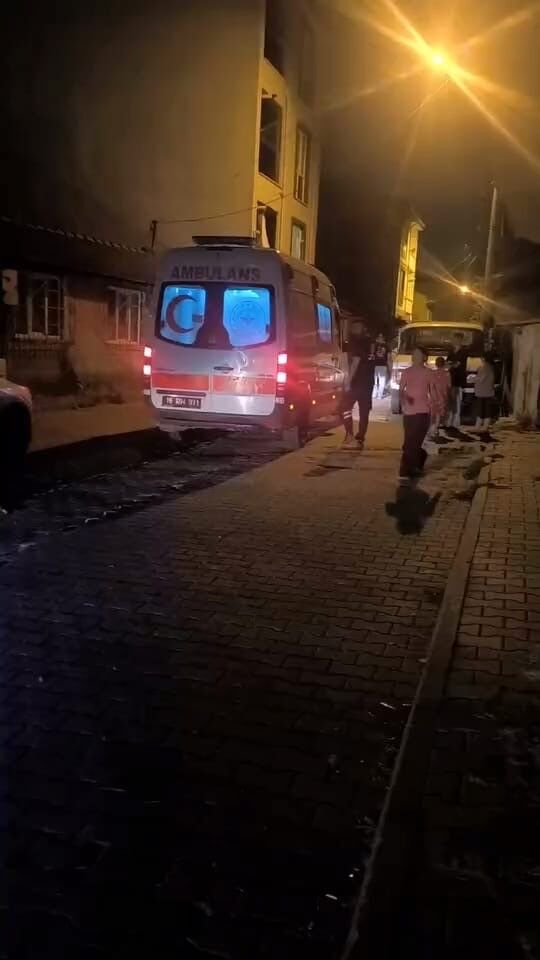 Tufekten Cikan Sacmalar Baba Ve 4 Yasindaki Ogluna Isabet Etti (2)