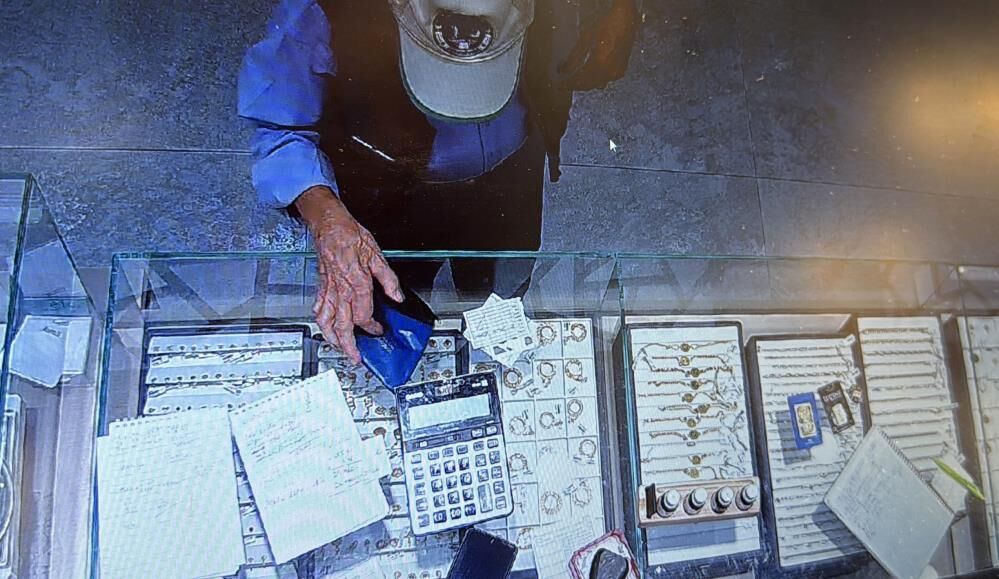 Umre Parasini Bozdurmaya Gitti Kuyumcunun Dikkati Gercegi Ortaya Cikardi (3)