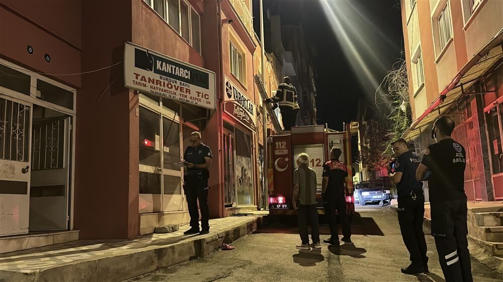 Yakinlari Hayatindan Endise Etti Ekipler Pencereden Girdi Gercek Ortaya Cikti (4)