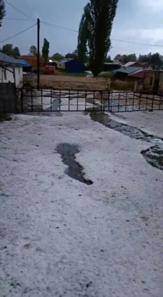 Yaz Sicaginda Kis Surprizi Cadde Ve Sokaklar Beyaza Burundu (3)
