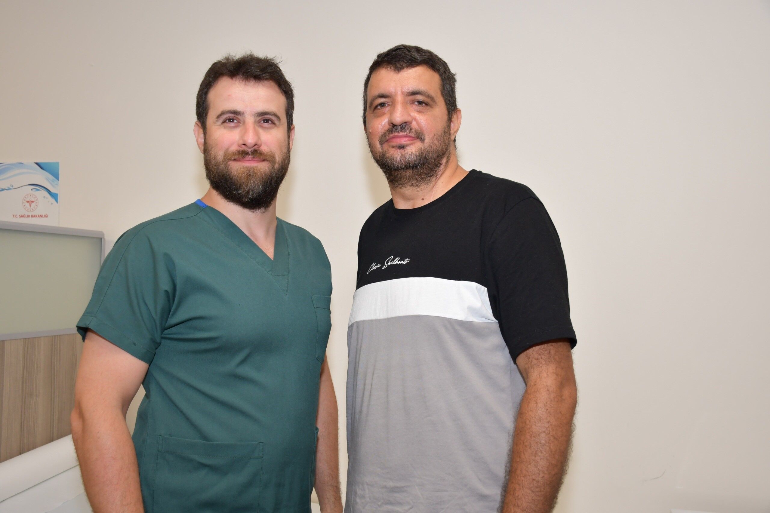 Yillardir Yemek Yerken Takiliyordu Karnindan Cikan 13 Santimetrelik Kitle Doktorlari B (2)