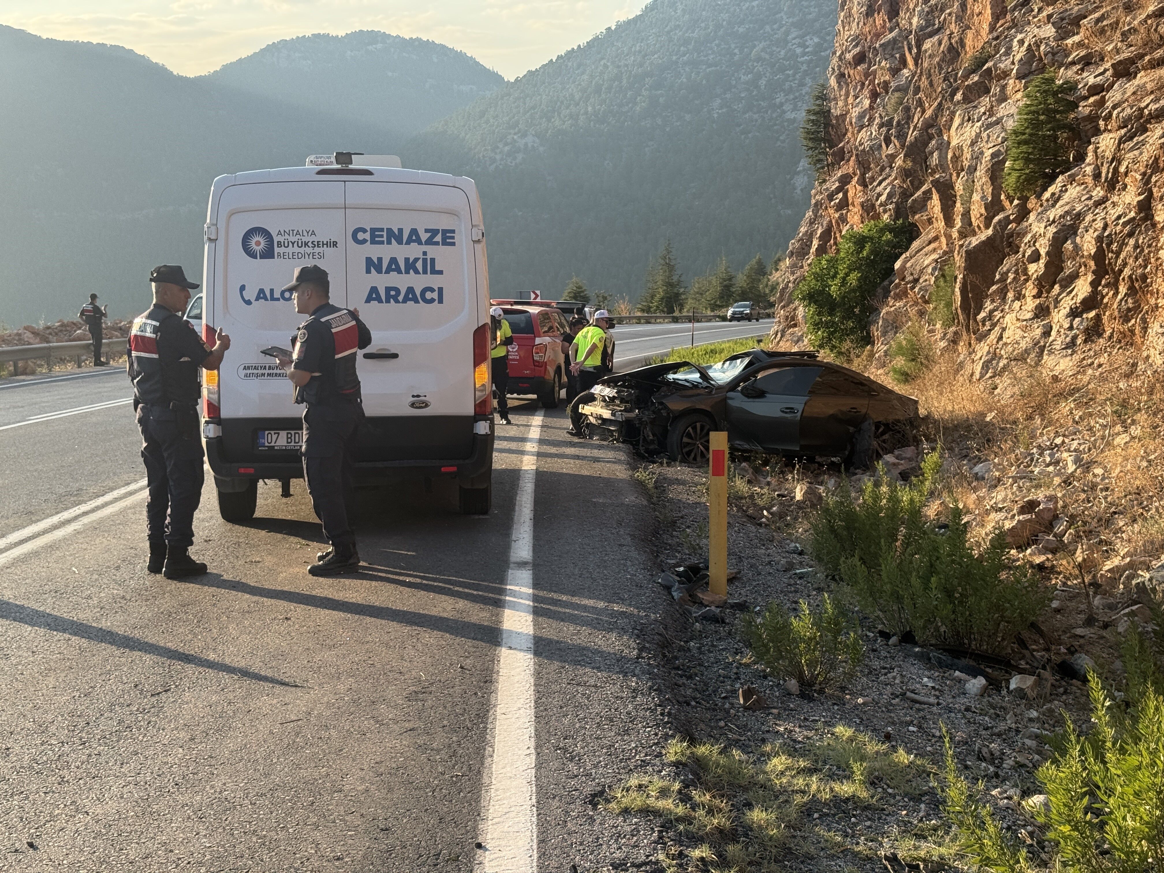 Yolculuk Kabusa Döndü! Takla Atan Otomobilde 1 Ölü, 2 Yaralı (7)