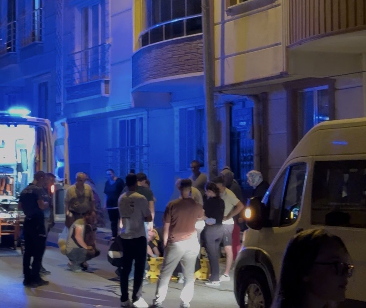 Yurekleri Agza Getiren Kaza Aniden Yola Firlayan Cocuga Minibus Carpti (2)