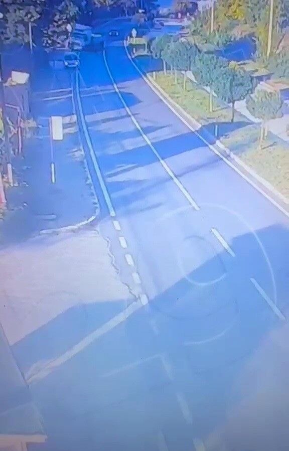 4 Kisinin Oldugu Feci Kazanin Guvenlik Kamerasi Goruntuleri Ortaya Cikti (2)