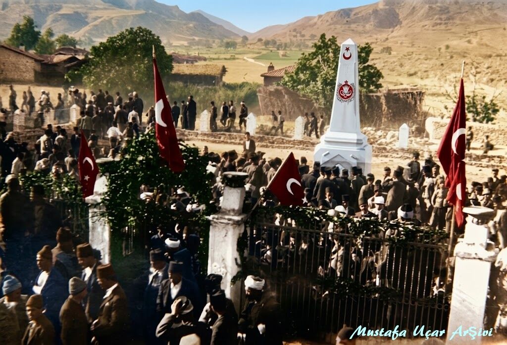 5 Eylül 1925 Şehitler Anıtı Açılışı