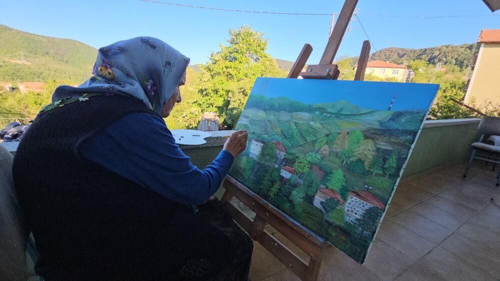 81 Yasinda Yasitlarina Tas Cikartiyor Fircayi Elinden Dusurmuyor (4)