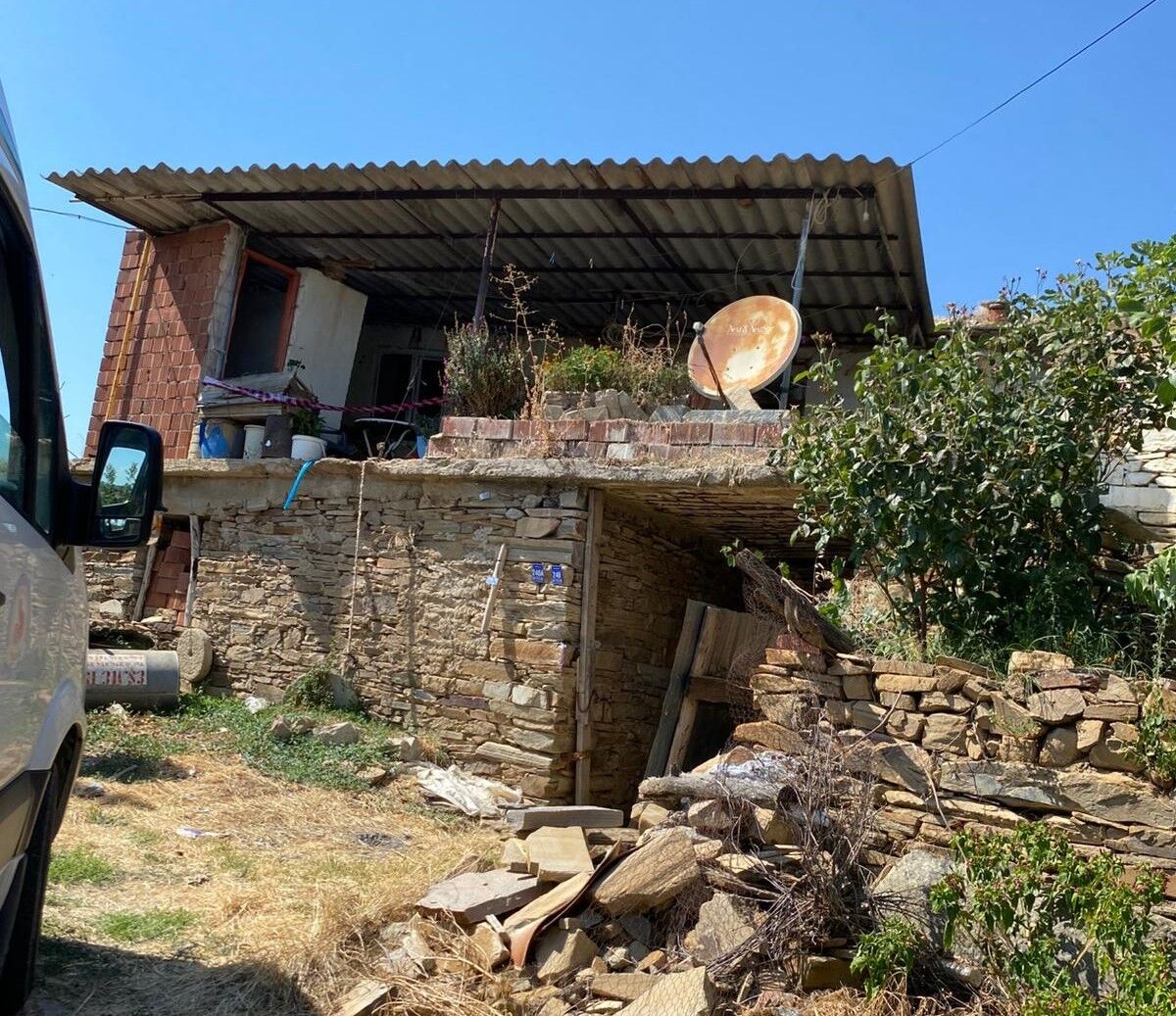 93 Yaşındaki Baba Dehşet Saçtı! Oğlunu Öldürüp Gelinini Yaraladı (3)