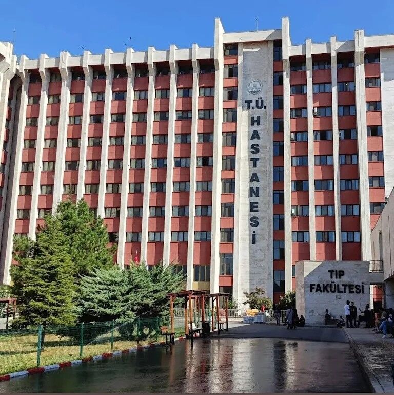Alkol Bitti Kolonya Icti Saglik Ekiplerinden Yardim Istedi (2)