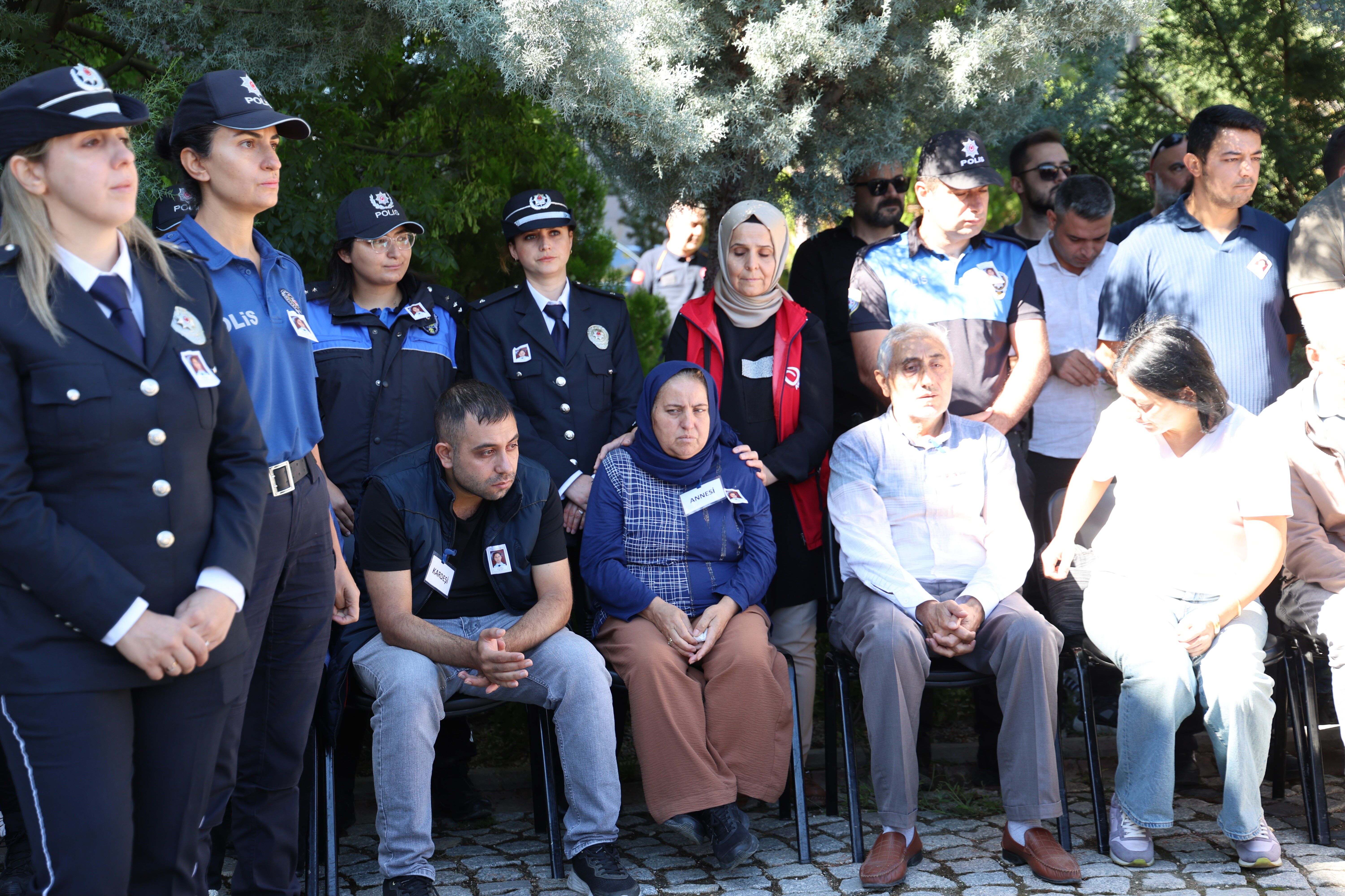 Bir Çocuk Babası Genç Polis Için Gözyaşları Sel Oldu! Mert Ozan Şindi Memleketine Uğurlandı (4)