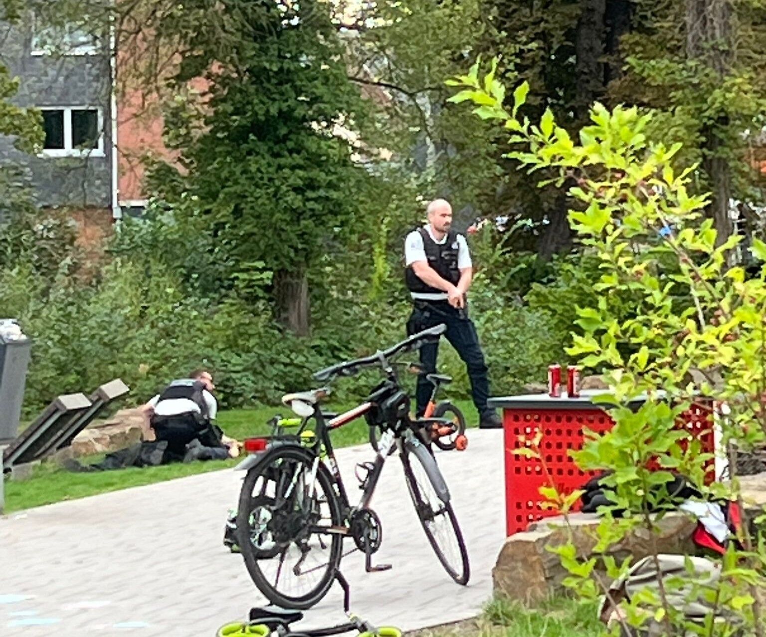 Çocuklarını Parka Götürmüştü! Türk Baba Polis Müdahalesi Sonrası Hayatını Kaybetti (4)