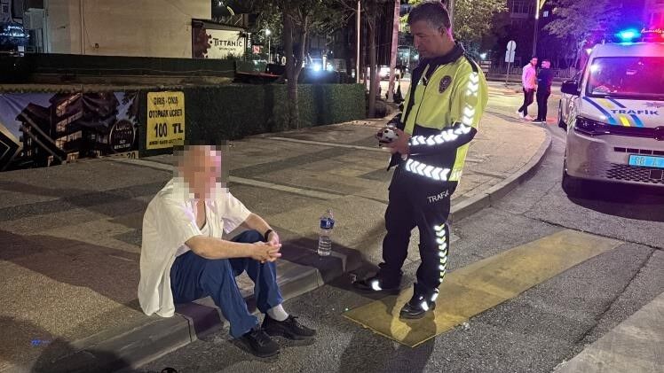 Direksiyon Başında Fenalaştı! Kalp Krizi Geçiren Sürücü Polisten Yardım Istedi (3)