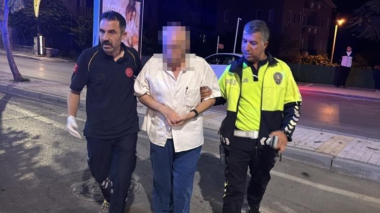 Direksiyon Başında Fenalaştı! Kalp Krizi Geçiren Sürücü Polisten Yardım Istedi (4)