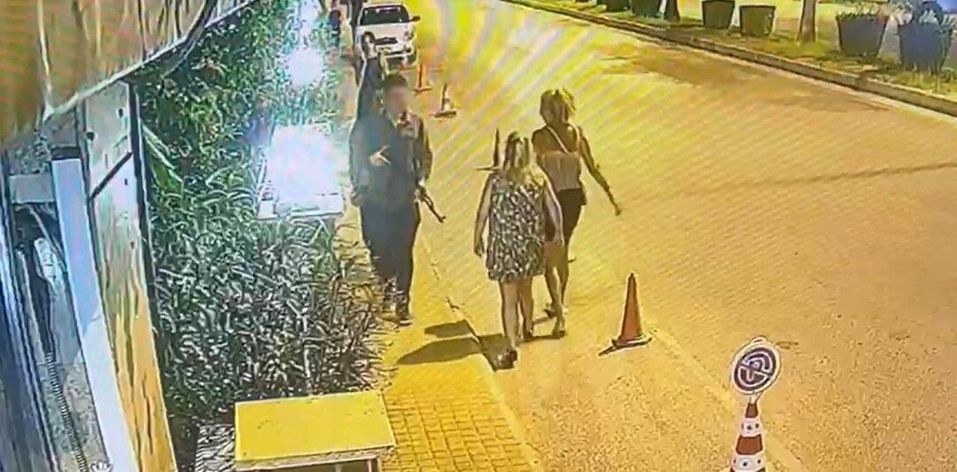 Elinde Uzun Namlulu Silahla Sokağa Çıktı! Jandarmayı Alarma Geçirdi, Gerçek Şaşırttı (2)
