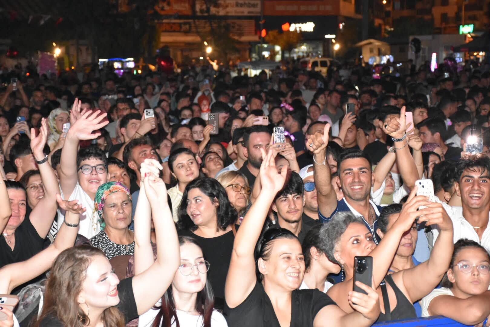 Emre Fel Konser (17)