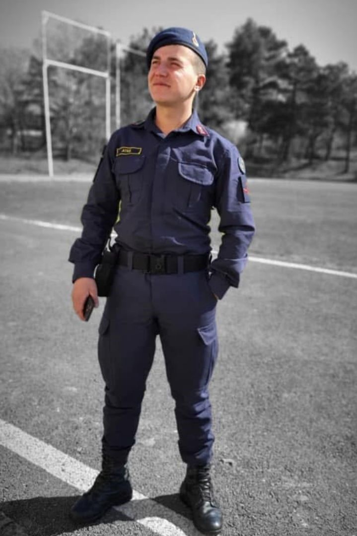 Eşini Ve Çocuğunu Güverteye Çıkardı, Bir Daha Dönemedi! Uzman Çavuş Fahri Ateş'in Naaşı Memleketine Getirildi (1)-2