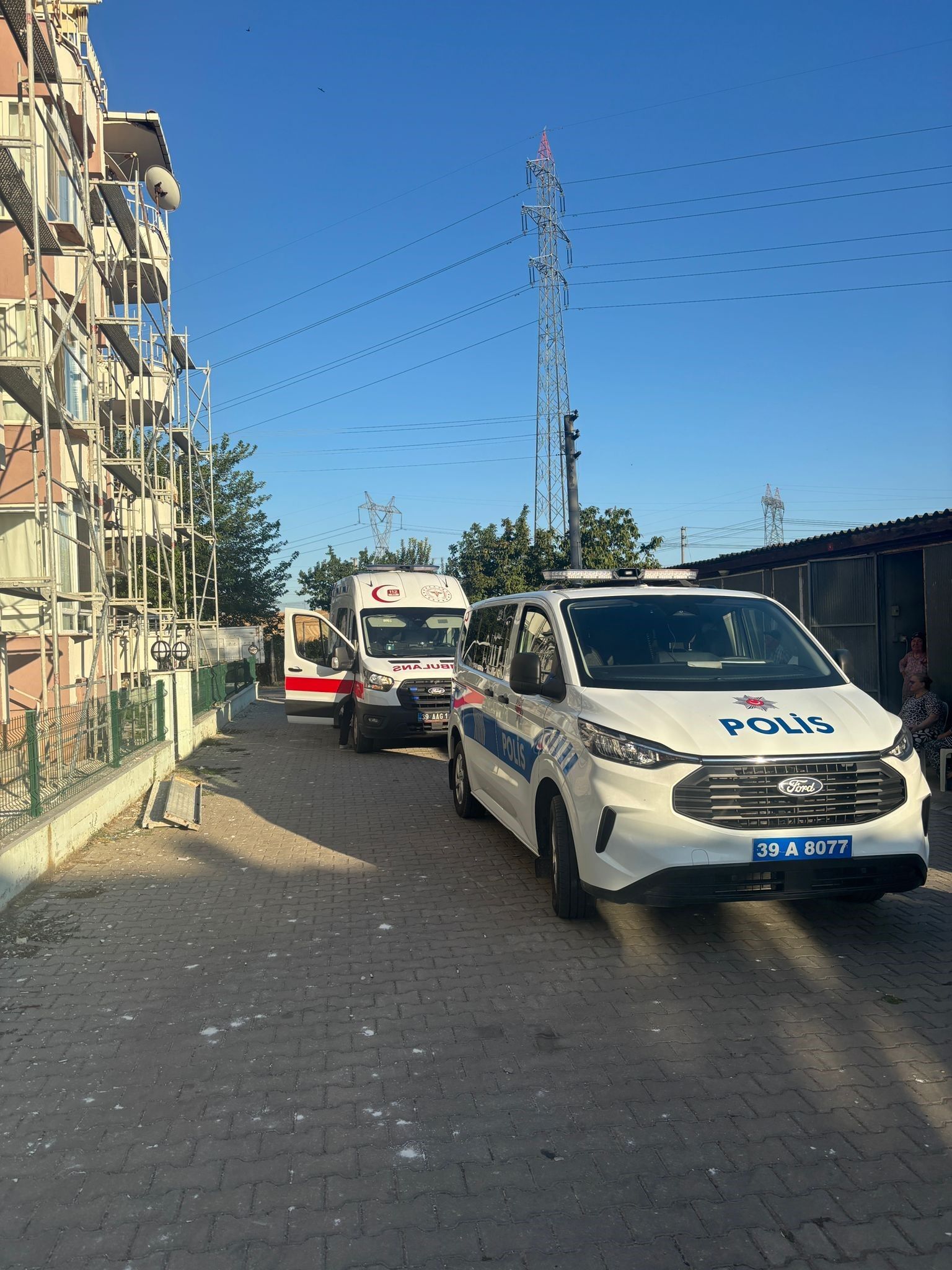 Eve Giren Ekipler Korkunç Manzarayla Karşılaştı! Evinde Ölü Bulundu (2)