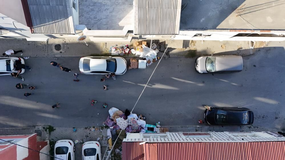Hasta Annesine Refakat Etti Diye Esi Tarafindan Sokaga Atildi (3)