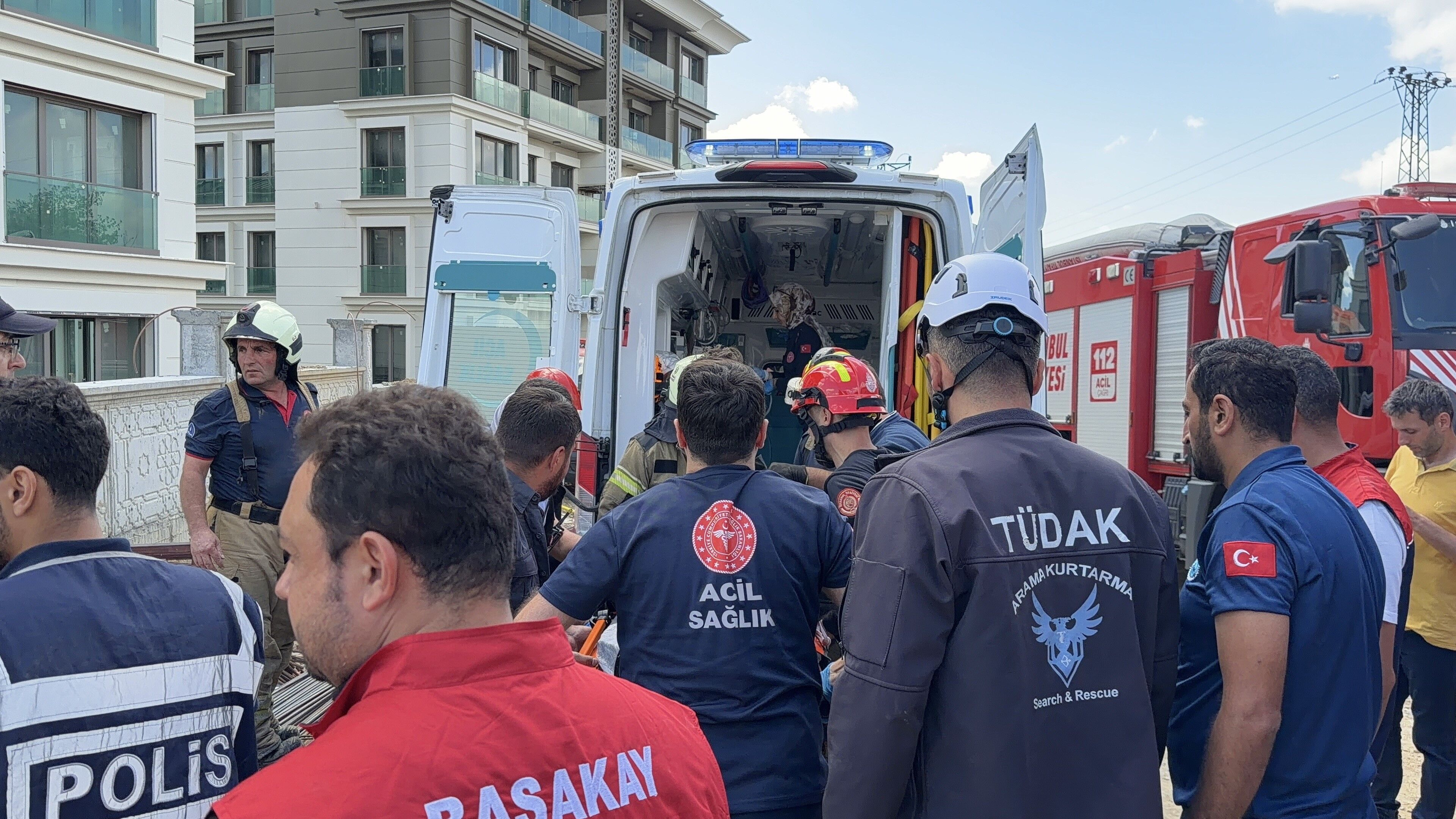 İnşaat Alanında Dehşet! Toprak Altında Kalan Işçi Için Acı Haber (11)