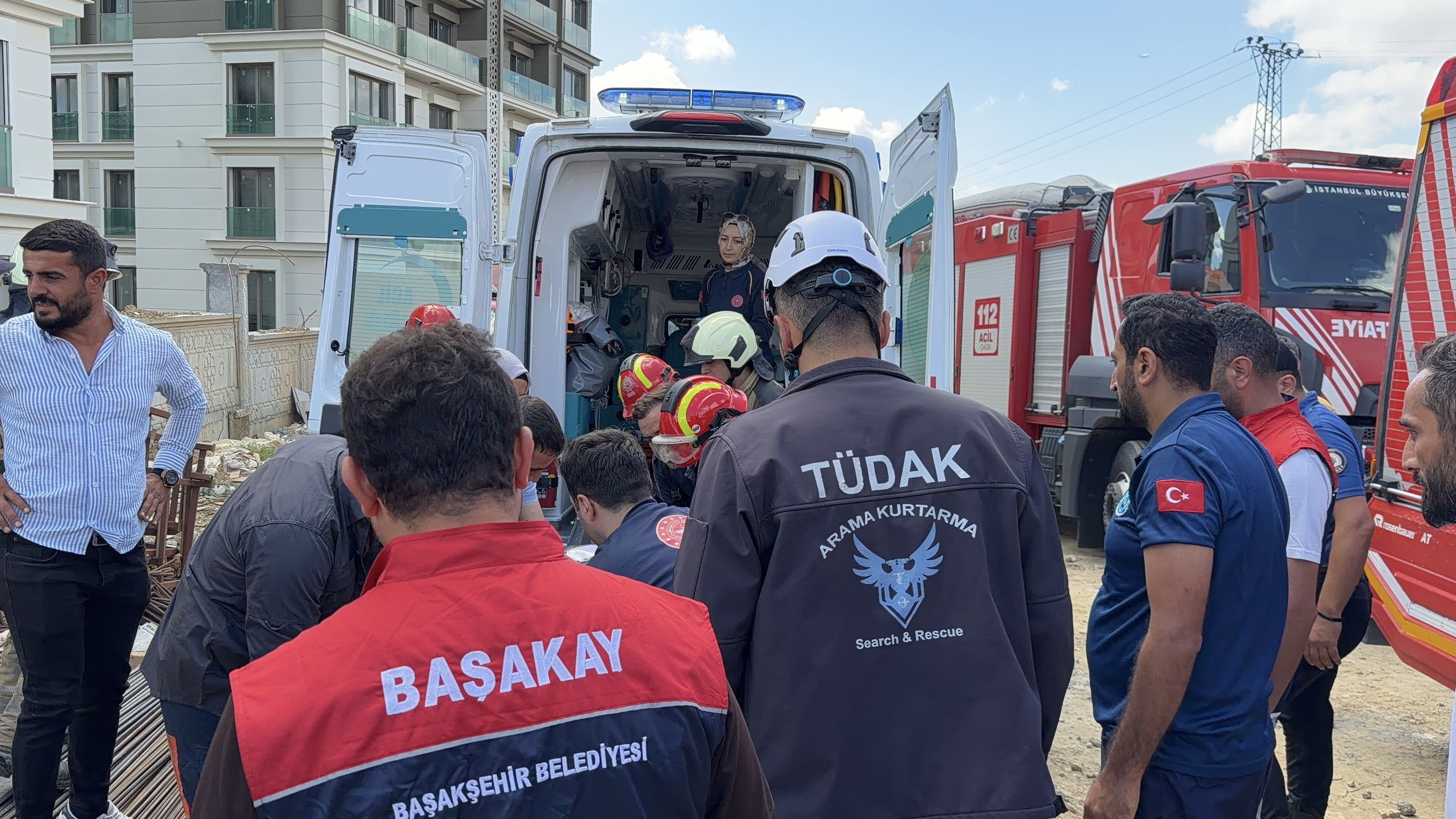 İnşaat Alanında Dehşet! Toprak Altında Kalan Işçi Için Acı Haber (12)