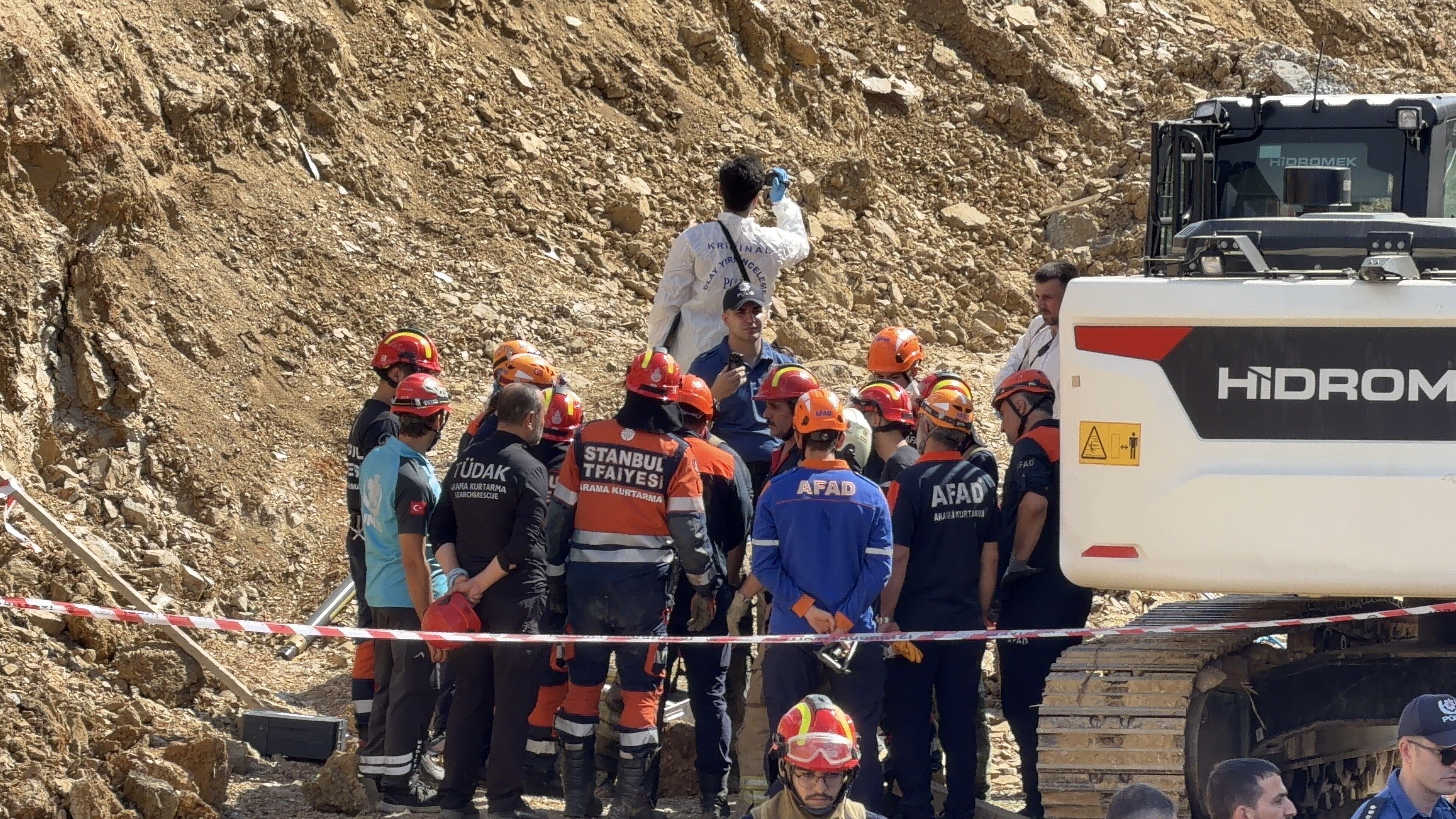 İnşaat Alanında Dehşet! Toprak Altında Kalan Işçi Için Acı Haber (3)