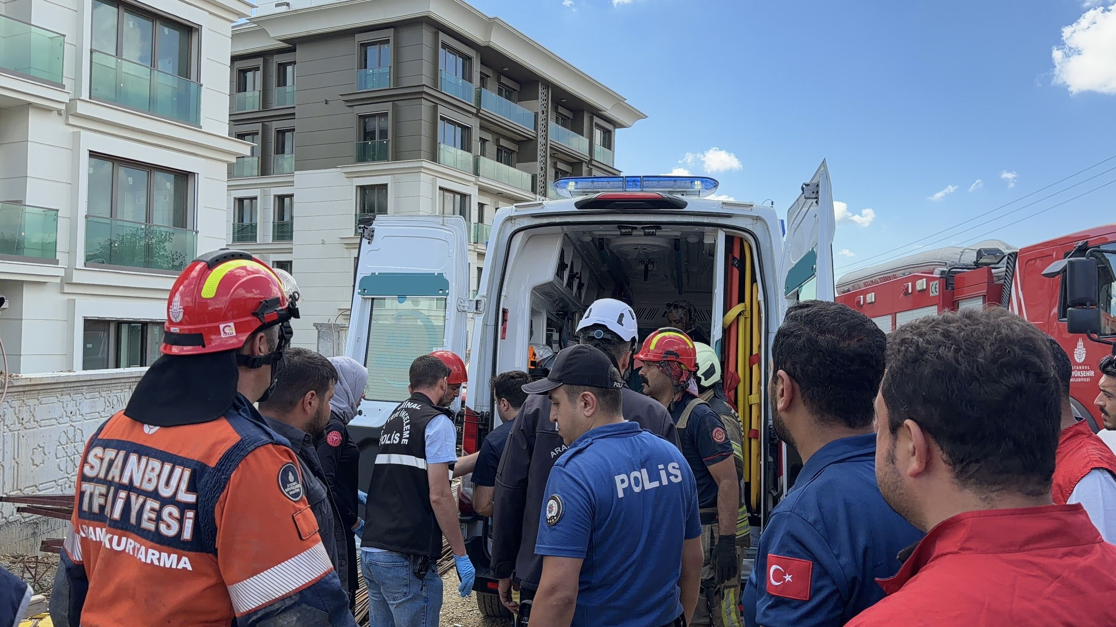 İnşaat Alanında Dehşet! Toprak Altında Kalan Işçi Için Acı Haber (8)