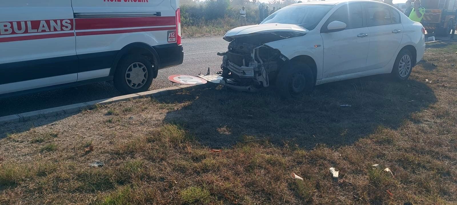 Kavşakta Korkunç Çarpışma! Minibüs Sürücüsü Hayatını Kaybetti (1)-1
