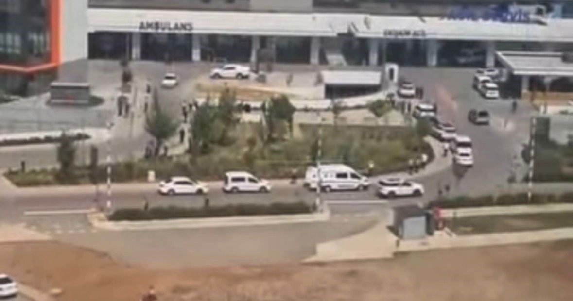 Kayıp Olarak Aranıyordu... Hastane Bahçesindeki Çalılıkların Arasında Ölü Bulundu (2)