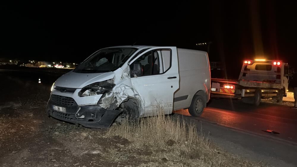 Kaza Yaptilar Panelvani Birakip Kactilar Polis Simdi Onlari Ariyor (3)