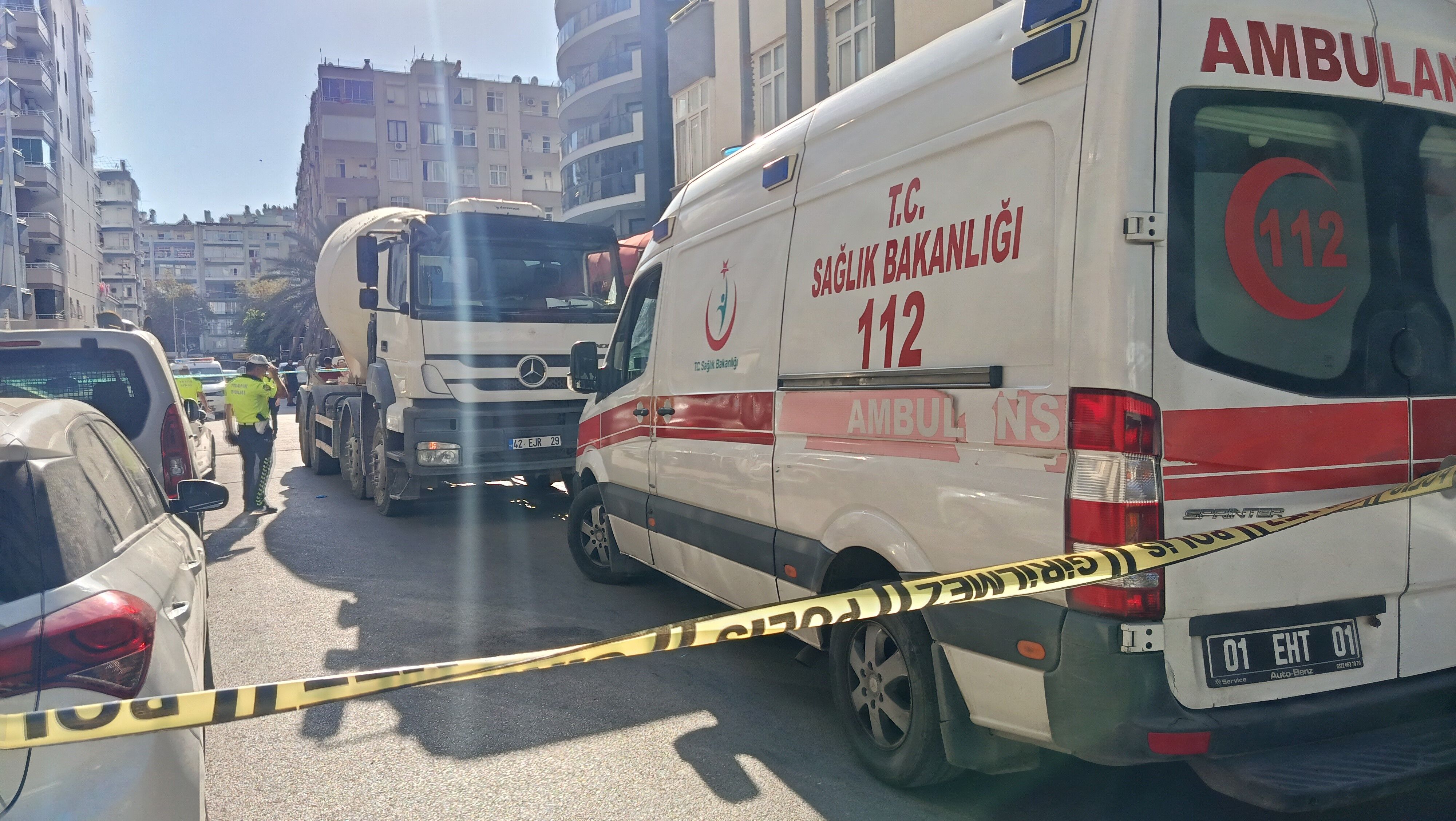 Kimligi Bile Belirlenemedi Beton Mikserinin Altinda Can Verdi (2)