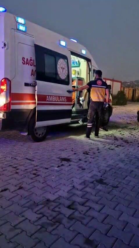 Konteyner Kentte Palali Dehset Imam Nikahli Koca Karisi Ve Kizi Dahil 4 Kisiyi Yaraladi (5)