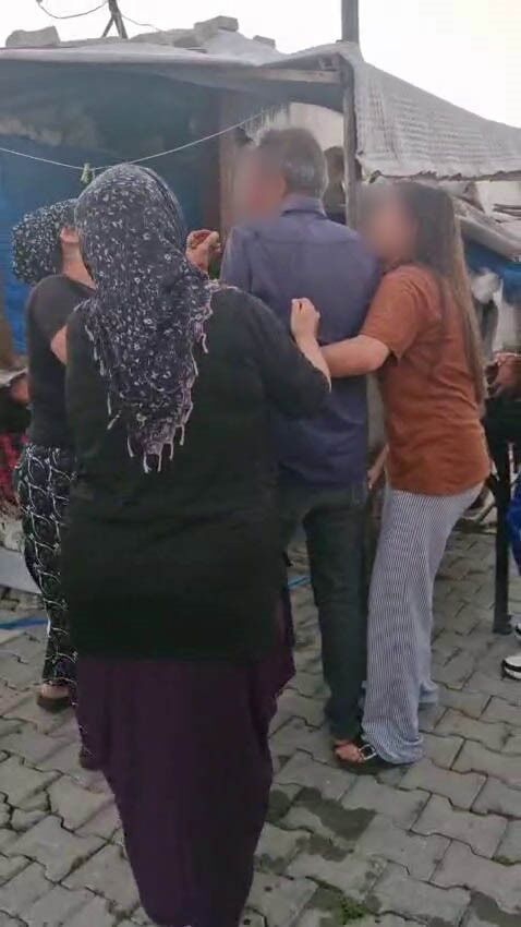 Konteyner Kentte Palali Dehset Imam Nikahli Koca Karisi Ve Kizi Dahil 4 Kisiyi Yaraladi (6)