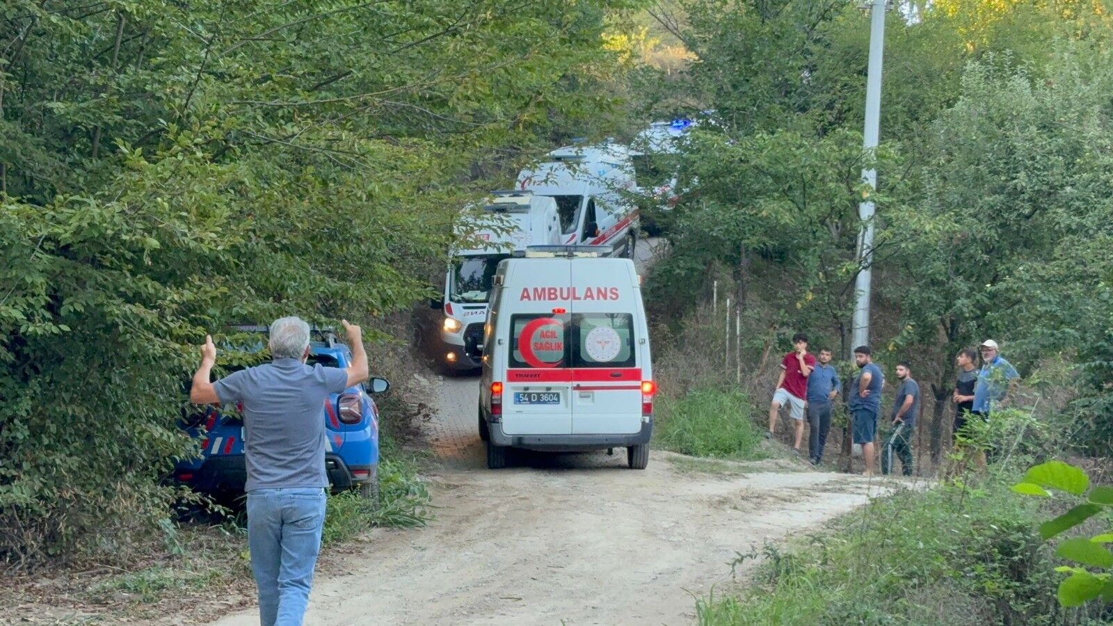 Korku Dolu Anlar! İşçileri Taşıyan Traktör Devrildi, Çok Sayıda Yaralı! (3)