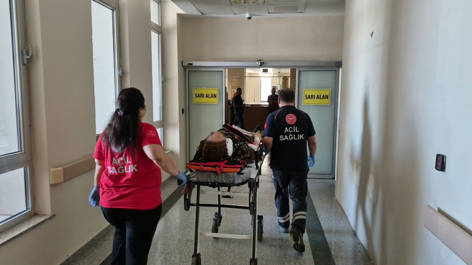 Köy Yolunda Korkunç Kaza! İşçi Taşıyan Traktörün Römorku Devrildi (5)