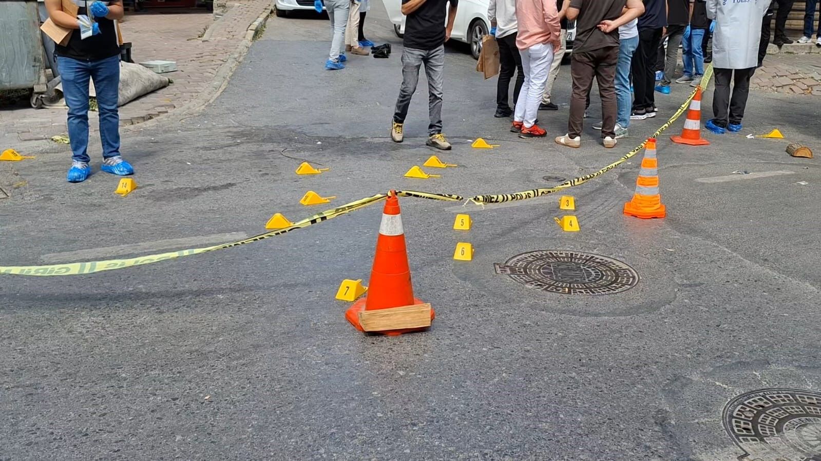 Otomobiline Kurşun Yağdırdılar Sürücü Olay Yerinde Öldü (5)
